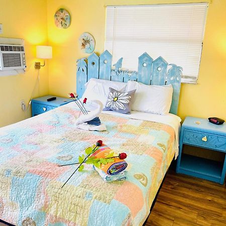 Sun Deck Inn & Suites Fort Myers Beach Zewnętrze zdjęcie