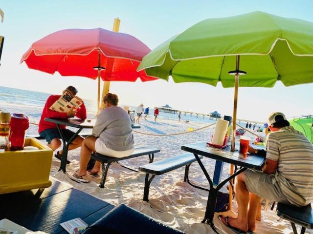 Sun Deck Inn & Suites Fort Myers Beach Zewnętrze zdjęcie